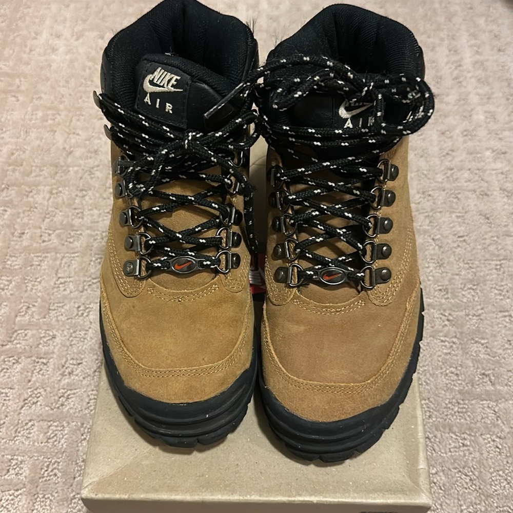 Vtg 90’s Nike ACG Air Tumalo II Brown and Black Leather Hiking Boots Women 5.5
